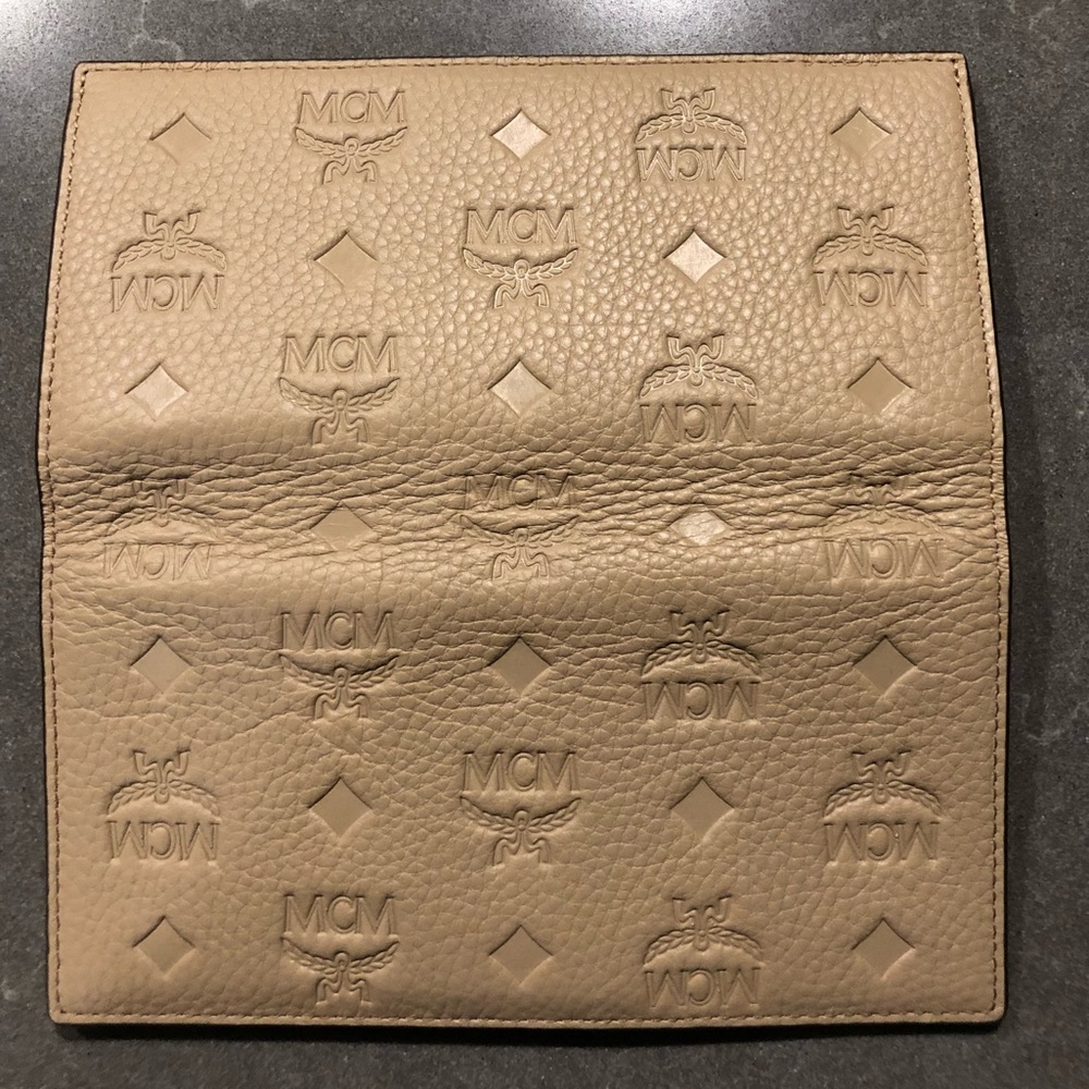 [Sold] Brand New MCM Beige Flap Wallet - Picture 3 of 6